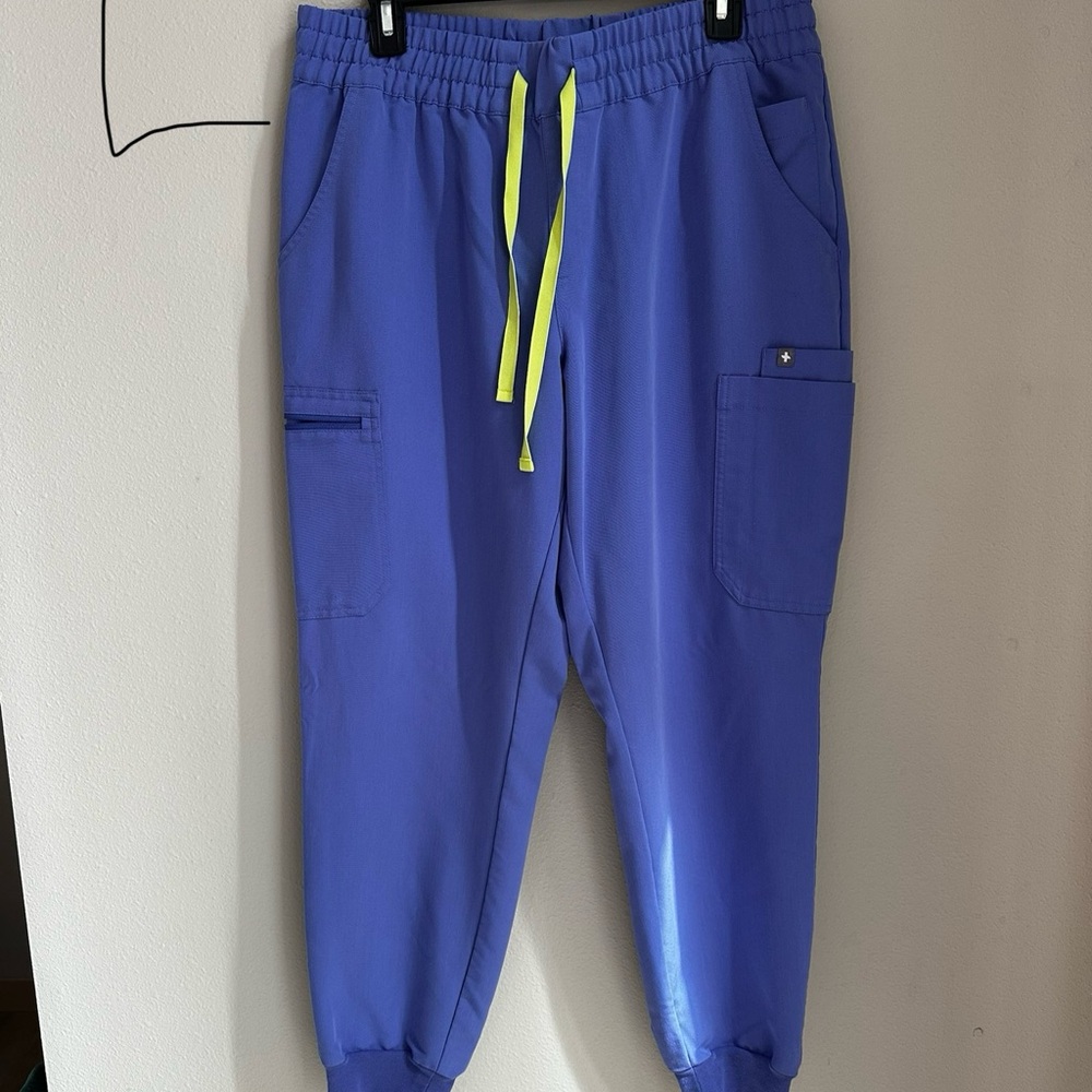 FIGS Blueberry Uman Relaxed Jogger Scrub Panta